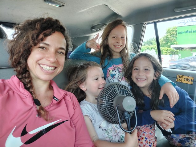 הילדות מתנגדות למסע ורוצות לחזור&nbsp;הביתה